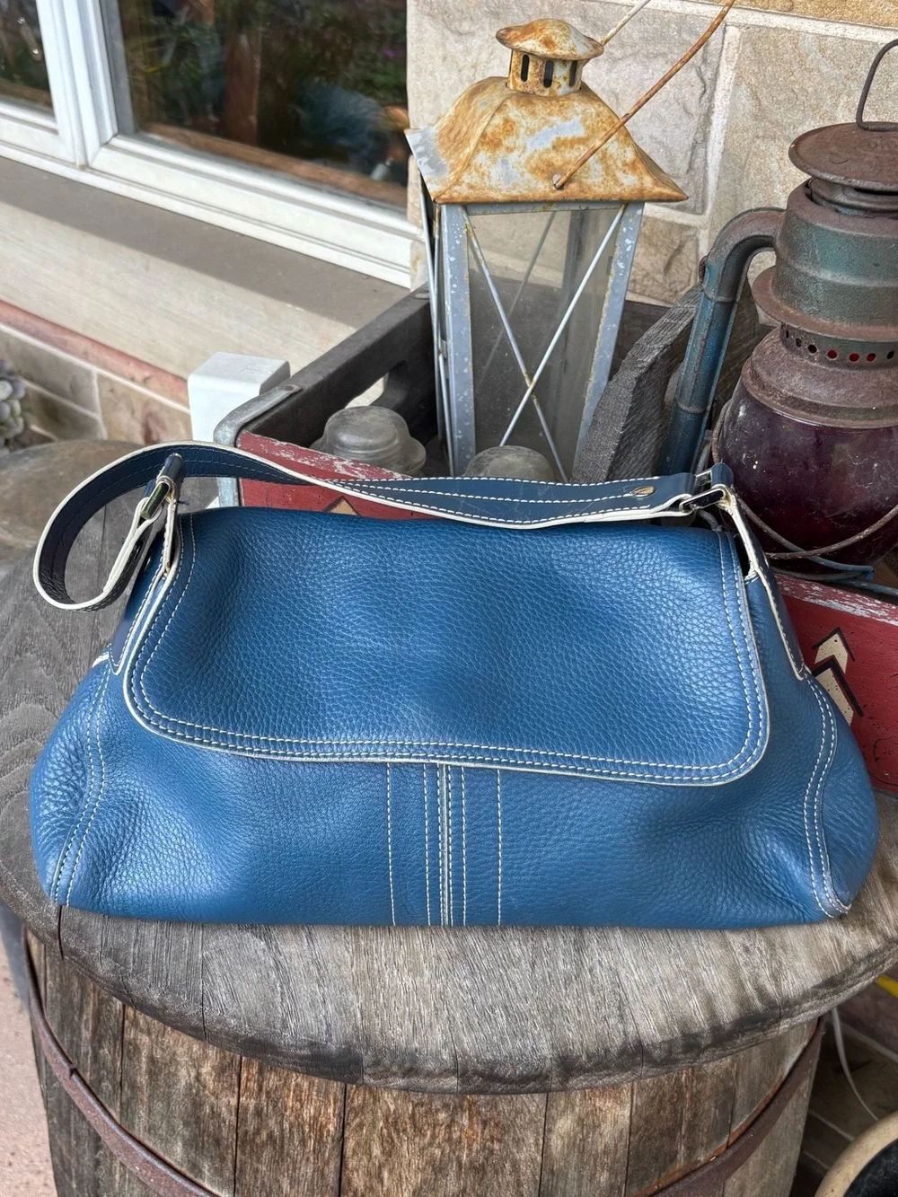 Kenneth Cole Blue Leather Shoulder Bag